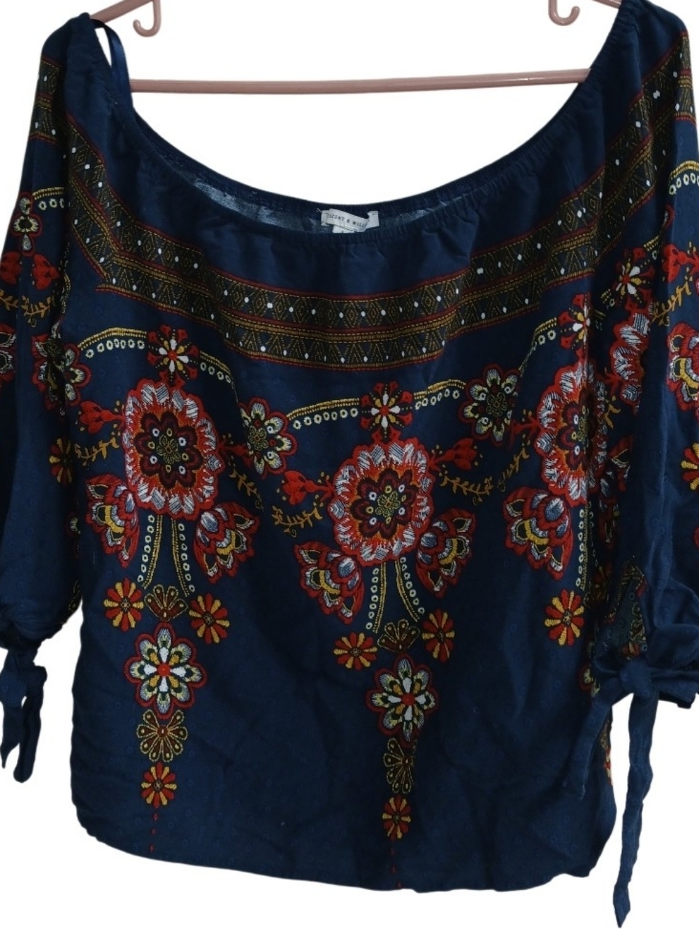 💫Crescent&Willough Women's Floral Embroidery Semi Crop Off-Shoulder Blouse